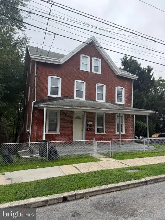 101 N 6th St #2, Darby