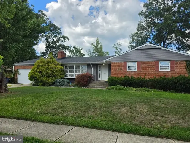 9618 Wellington St, Lanham