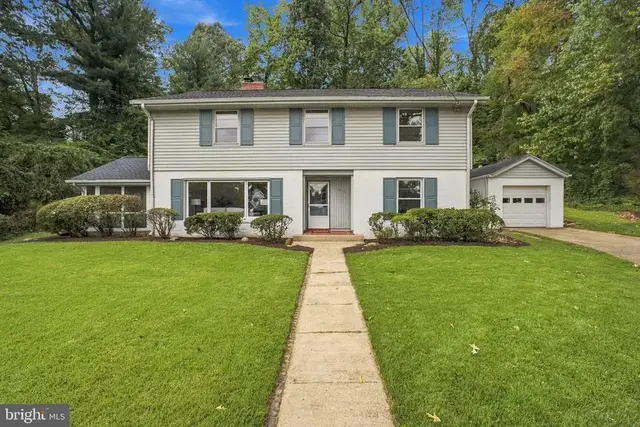 1305 Tulane Dr, Alexandria