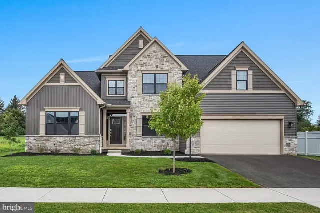 131 Alexandria Dr, Annville
