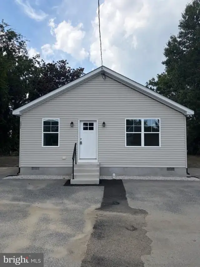 221 Strawberry Aly, Georgetown