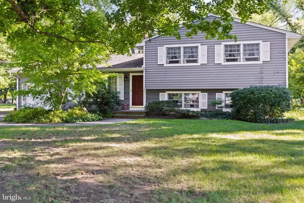 5 Ziff Ln, PRINCETON JUNCTION