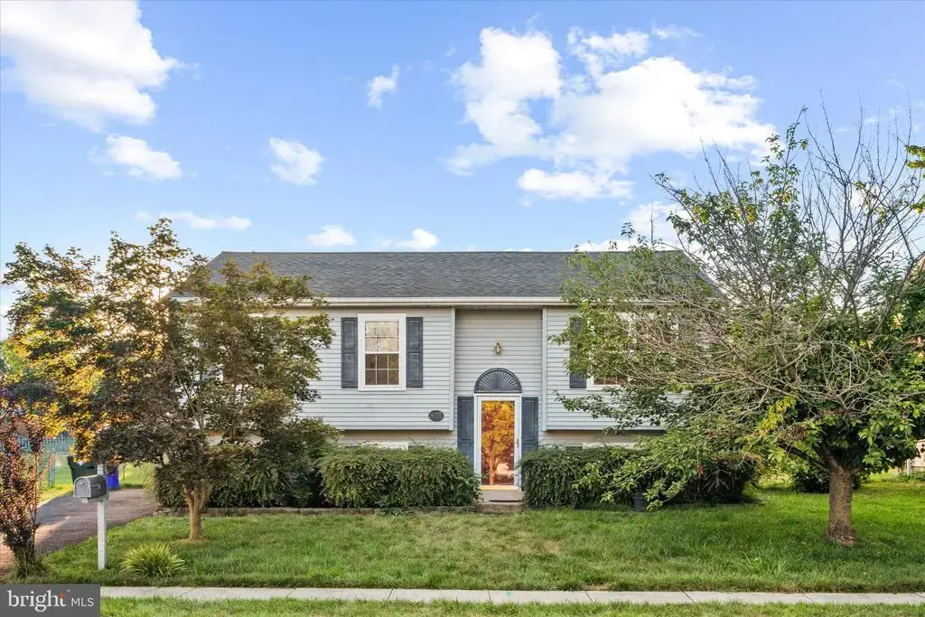 841 Briar Ct, FREDERICK