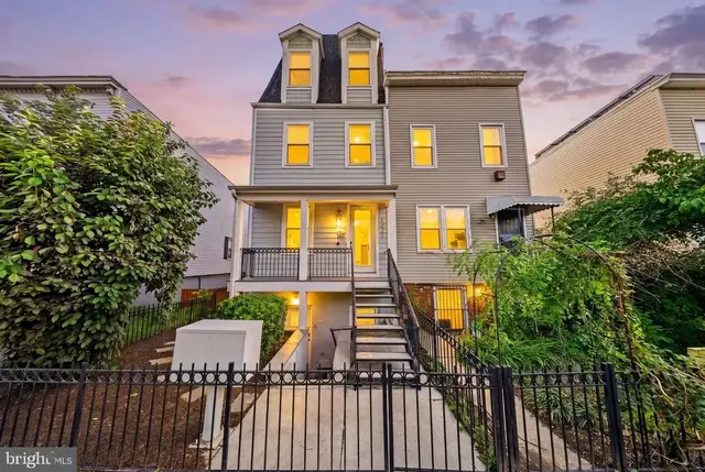 1227 Morse St Ne #2, Washington