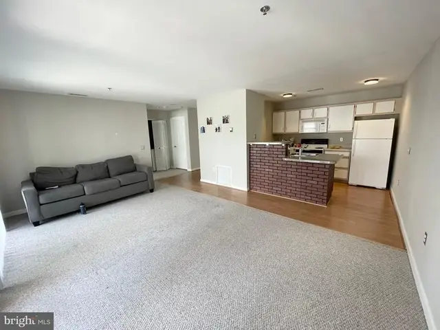 2702 E Lighthouse Pt E #635, Baltimore