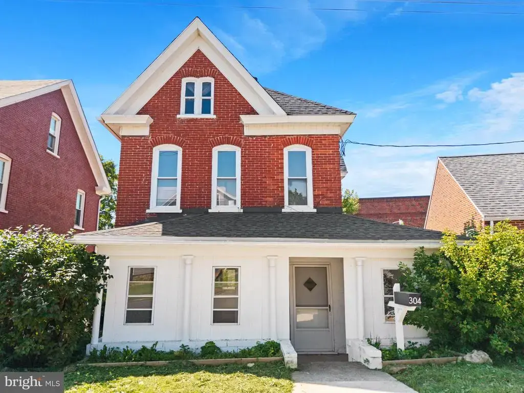 304 Poplar St, ROARING SPRING