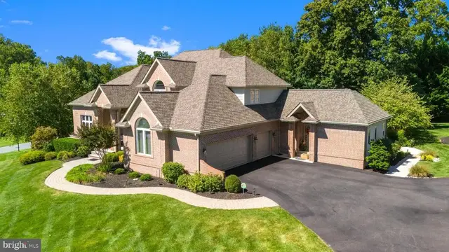 7 Lakewood Circle, Newark