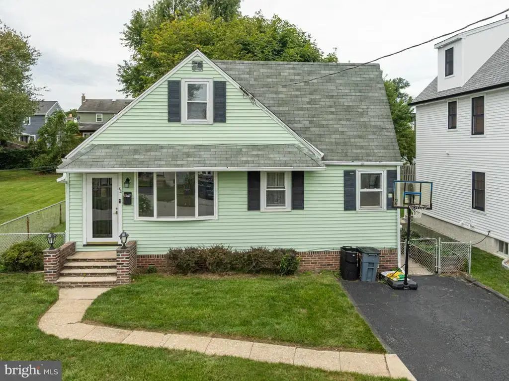82 2nd Ave, BROOMALL