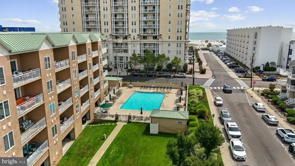 301 E Rochester Ave #106, WILDWOOD