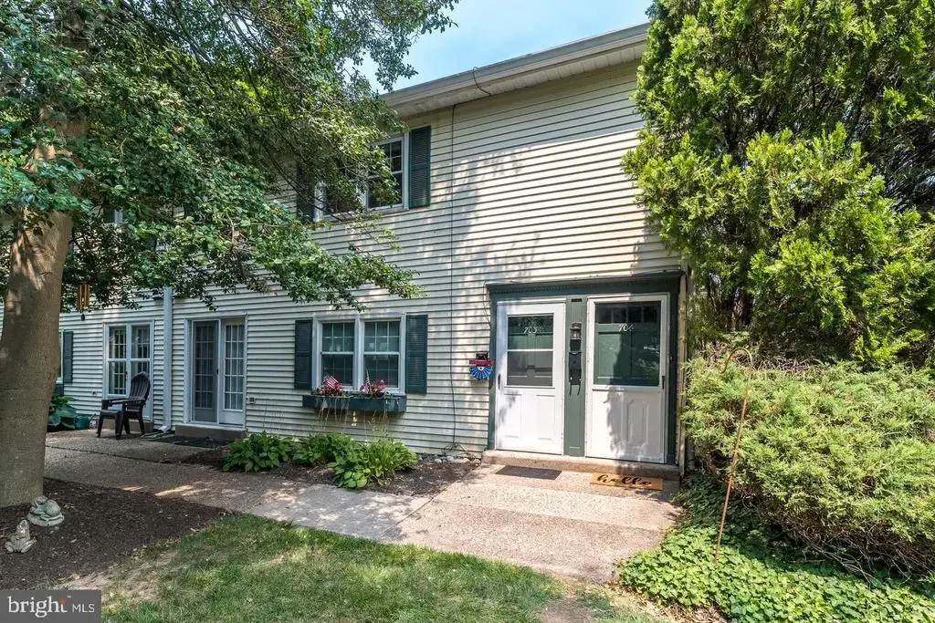 704 Yardley Cmns, YARDLEY