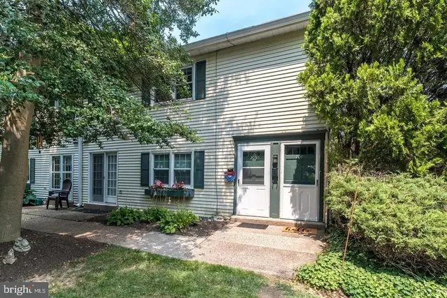 704 Yardley Cmns, Yardley