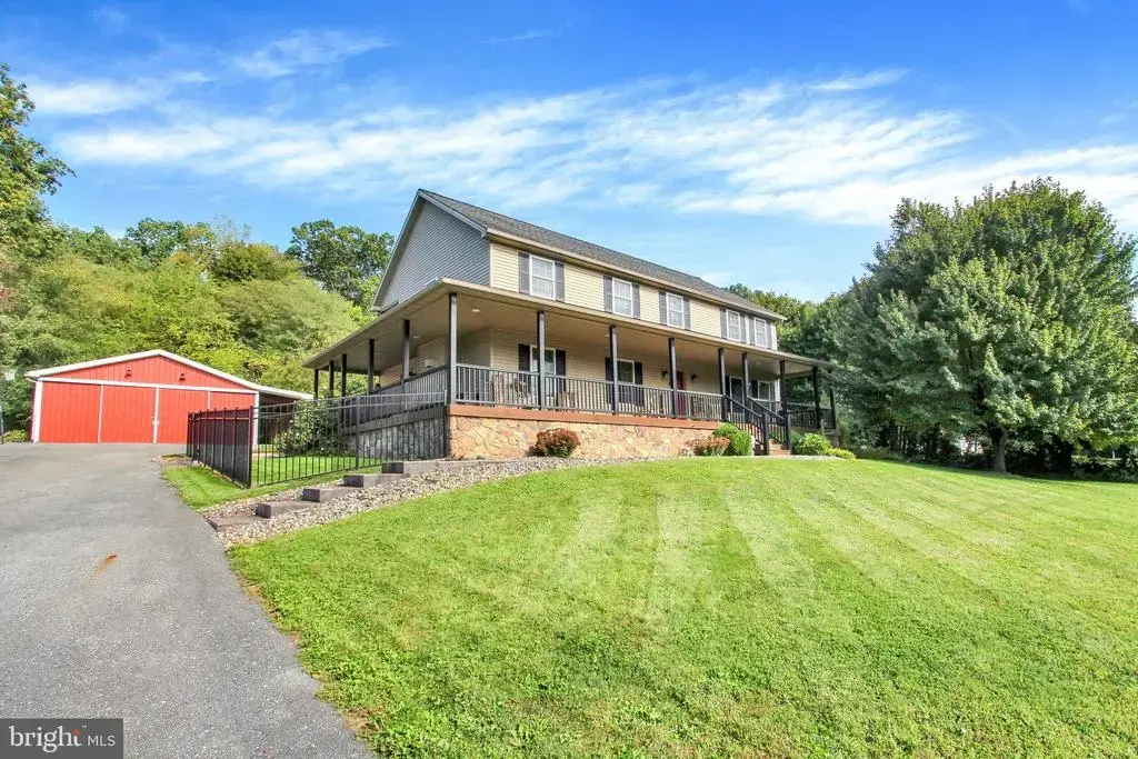 1147 Lake Rd, SPRING GROVE