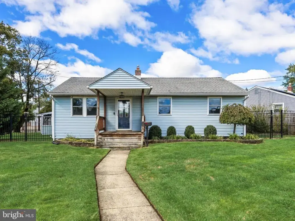 429 Hubbs Dr, PALMYRA