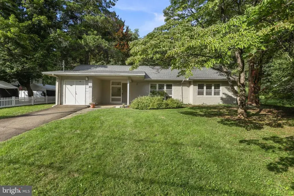 20 Farm Ln, ROOSEVELT