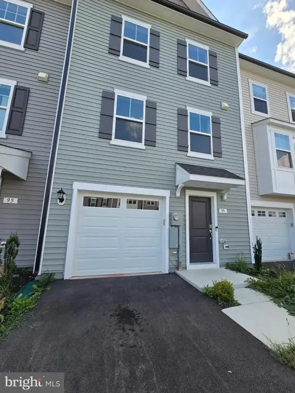 99 Bitsy, BUNKER HILL