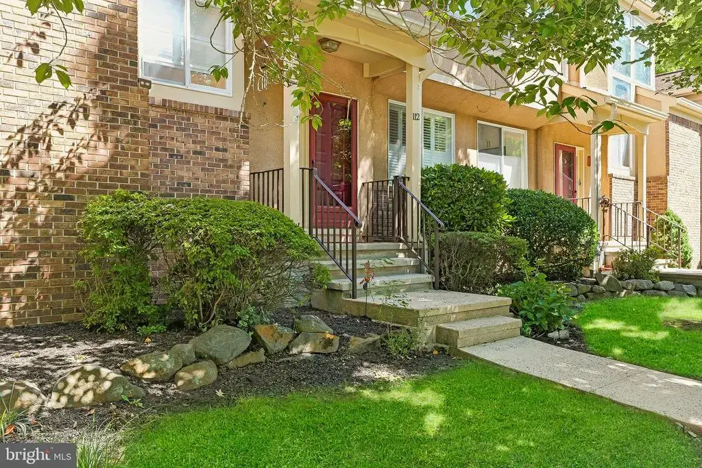 112 Kingsland Cir, SOUTH BRUNSWICK