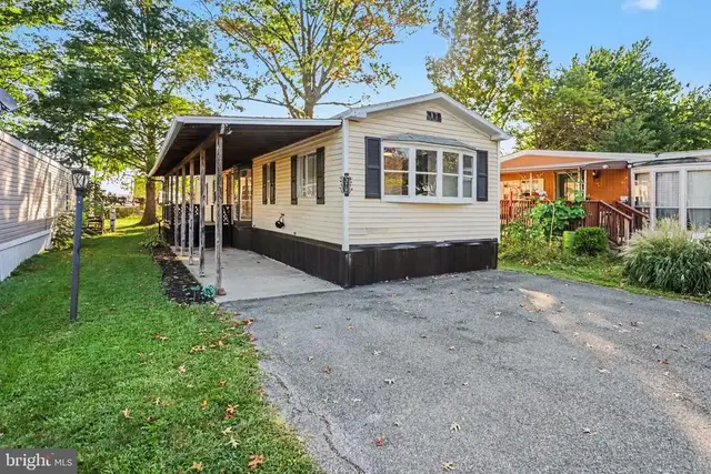 319 Bahama Cir, Carlisle