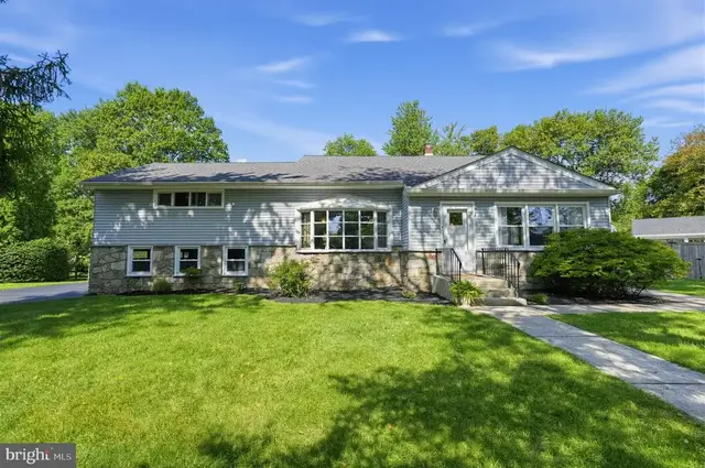 208 Oakland Pl, North Wales