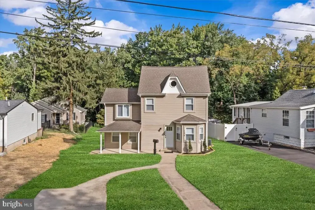 135 Albany Ave, BARRINGTON