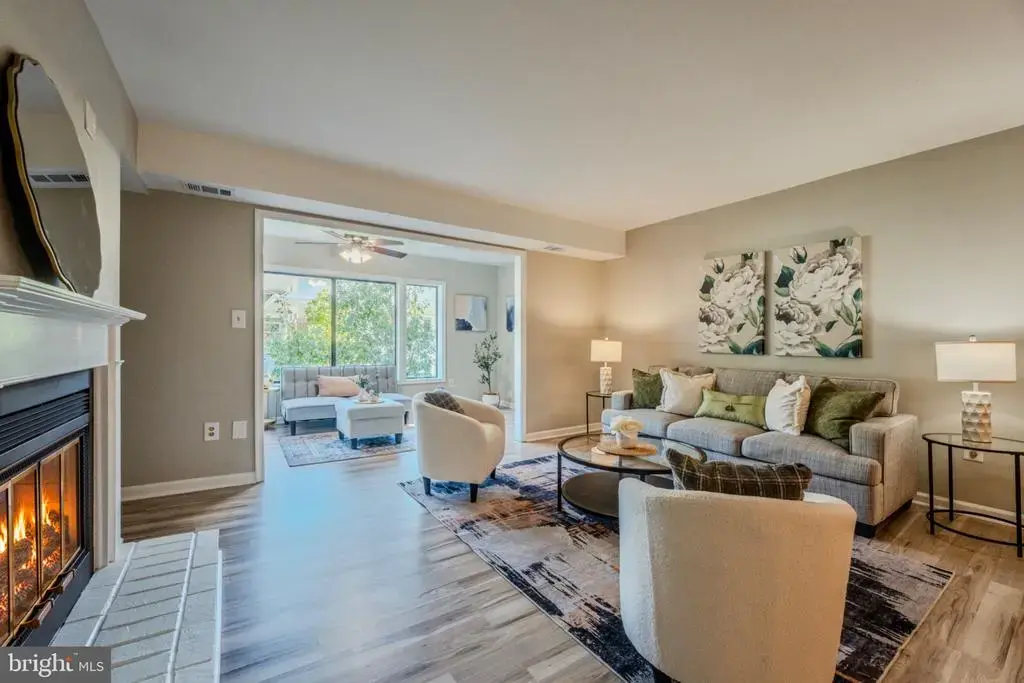 2318 Hunters Run Dr #2318, RESTON