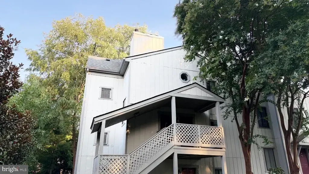 2318 Hunters Run Dr #2318, RESTON
