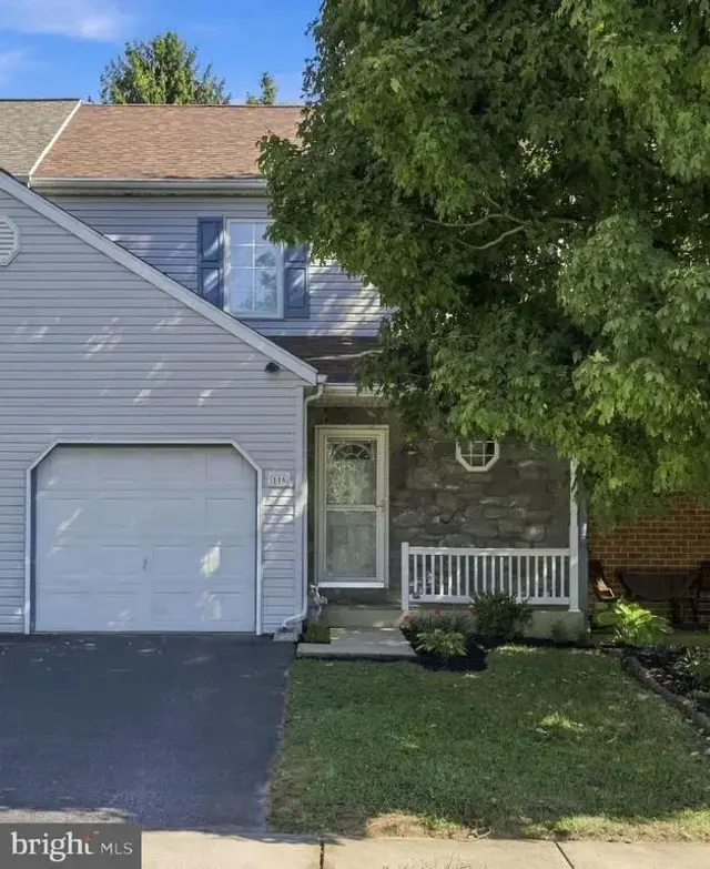 116 Parklawn Ct, Lancaster