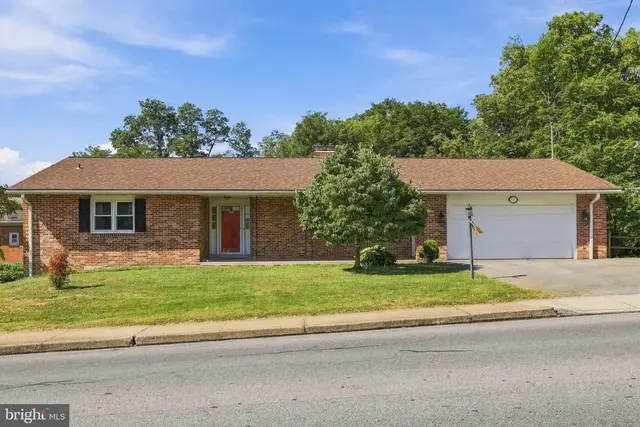 130 Martin Ave, Ephrata