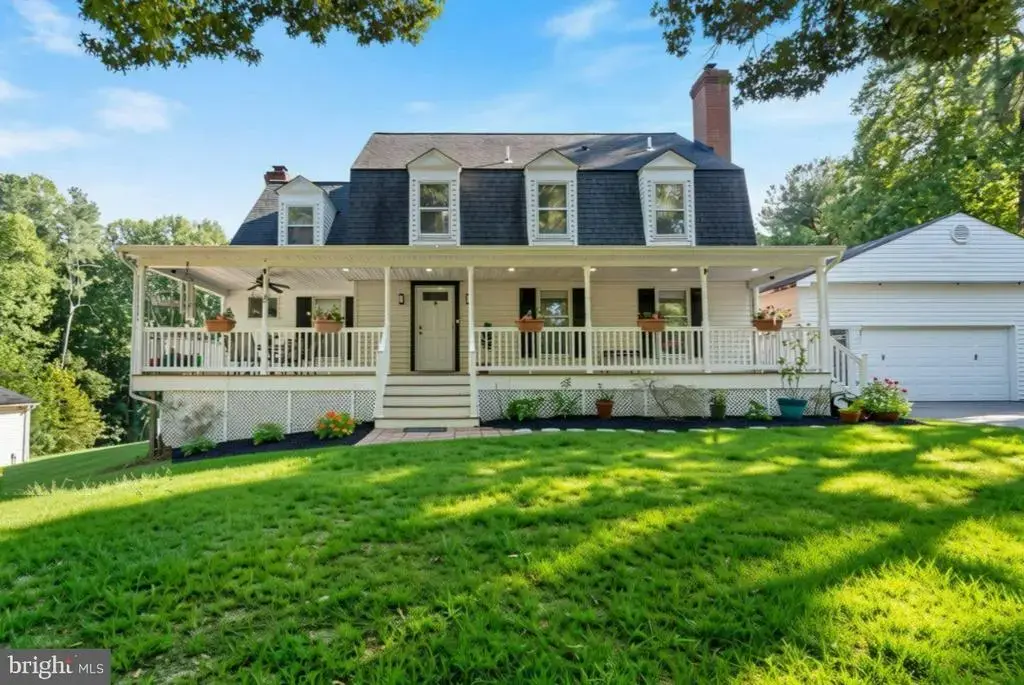 1220 Hollyberry Ct, HUNTINGTOWN