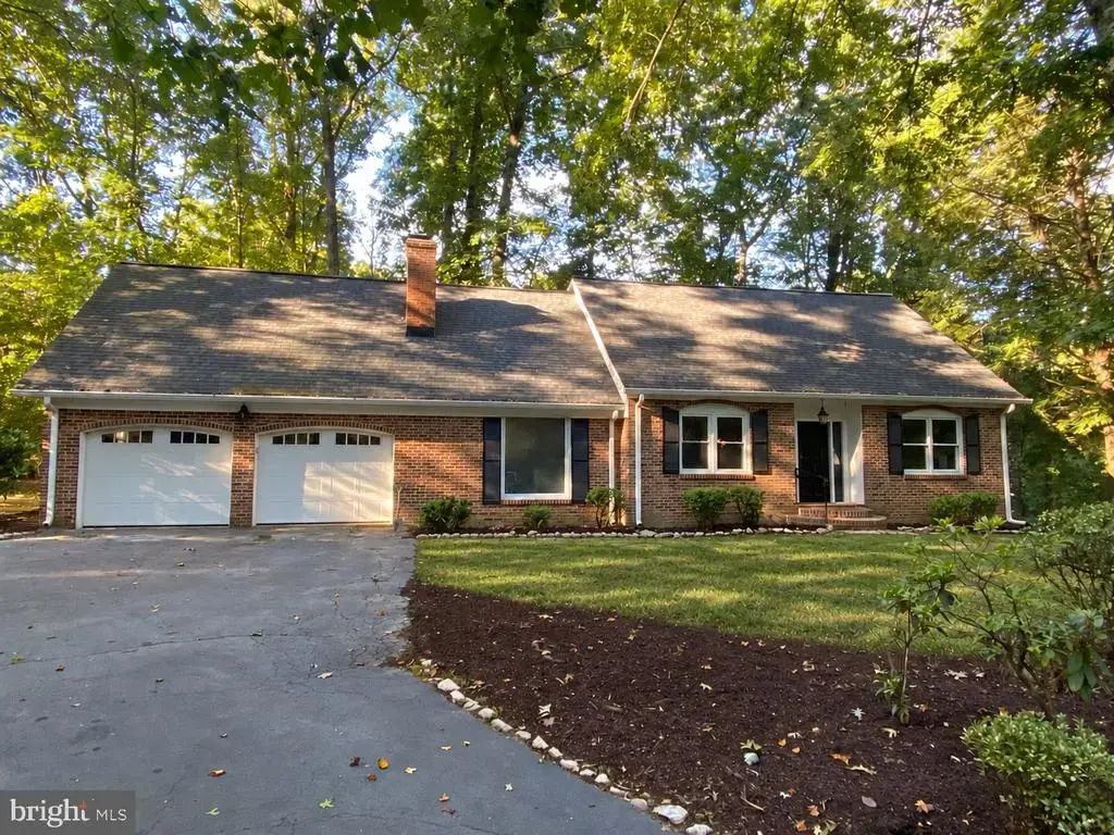 8021 Whitting Dr, MANASSAS