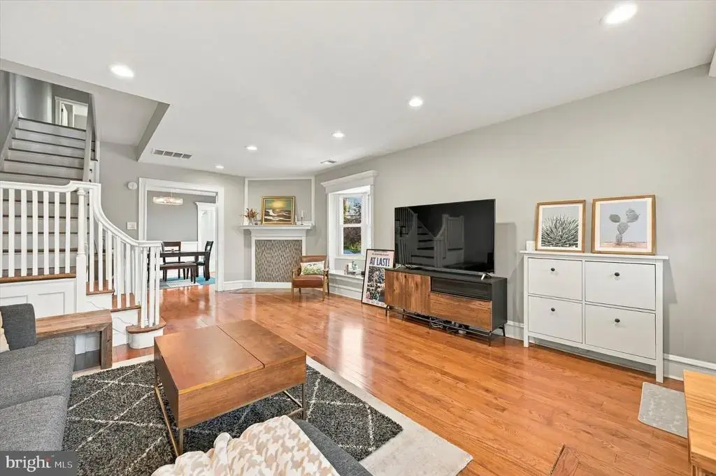 651 S 51st, PHILADELPHIA