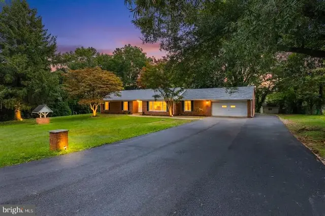 2530 Veterans Dr, Wilmington