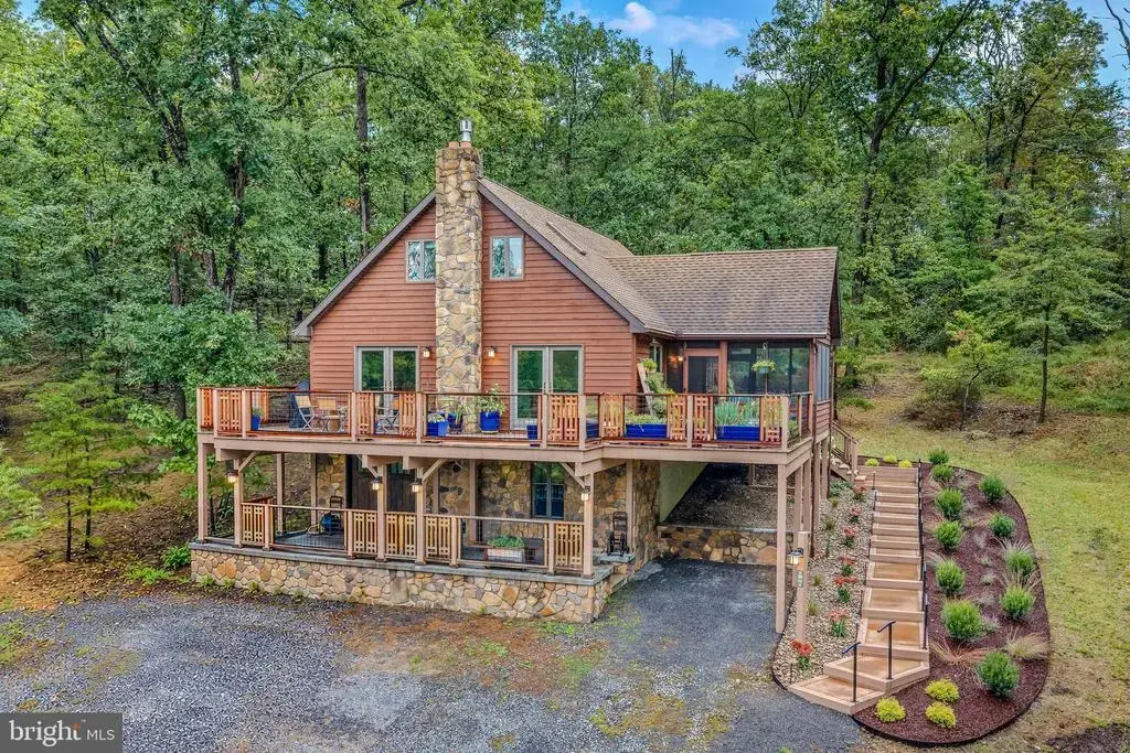 18 Donegal Ln, BERKELEY SPRINGS