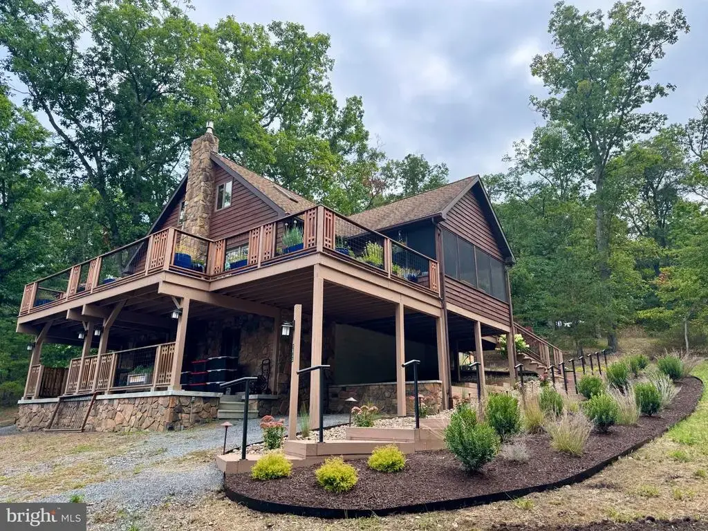 18 Donegal Ln, BERKELEY SPRINGS