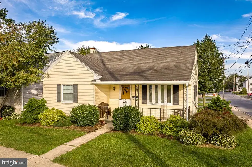 102 S Market St, EPHRATA