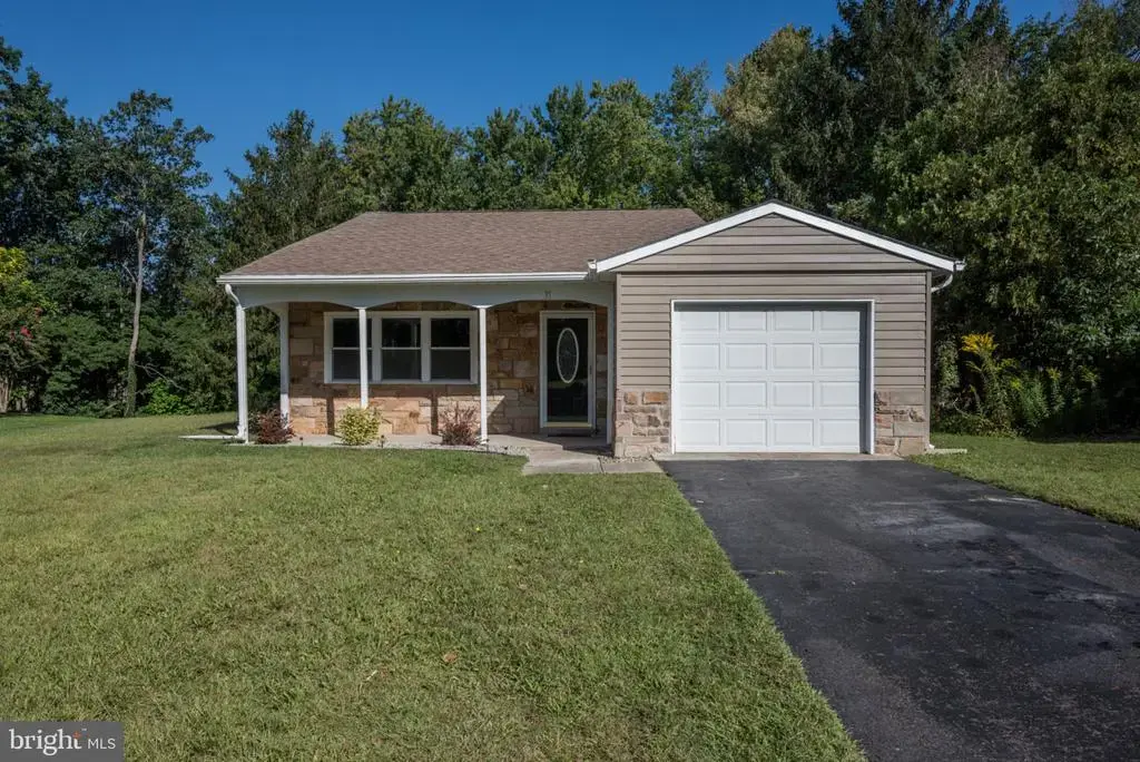 31 Gramercy Pl, SOUTHAMPTON TWP