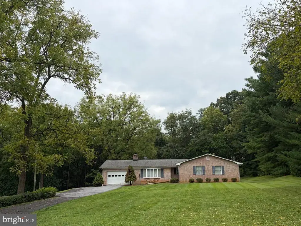 76 Davis Ln, BERRYVILLE