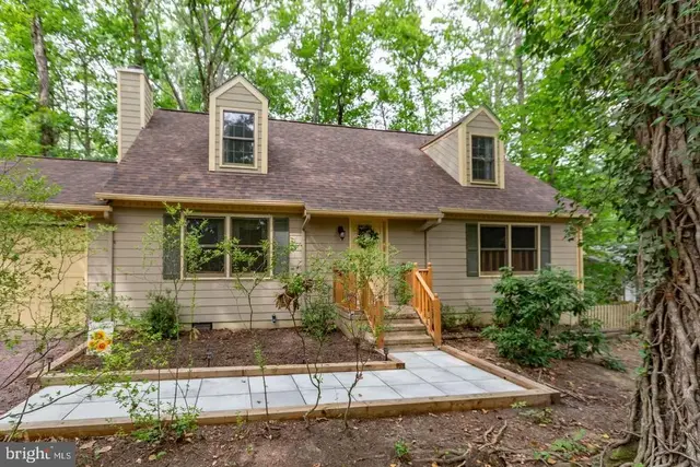 102 Eagle Ct, Locust Grove