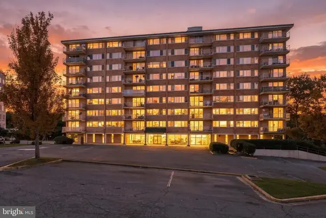 4520 King St #406, Alexandria