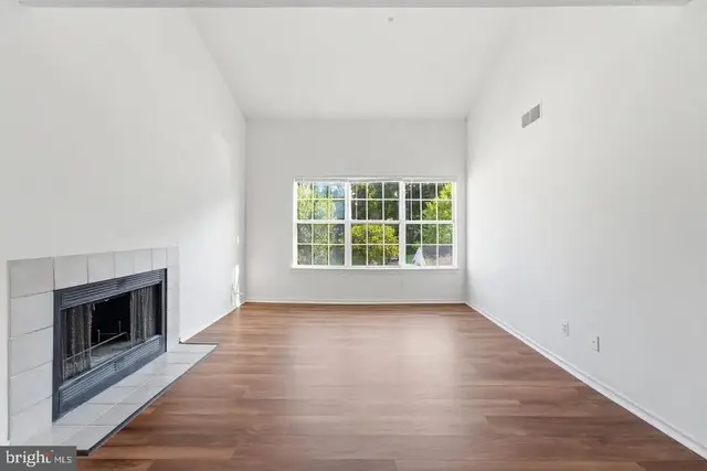 18529 Boysenberry #303, Montgomery Village