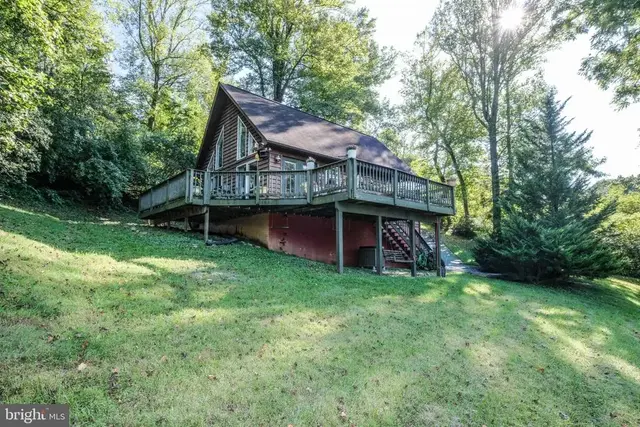 367 Northern Spy Dr, Linden