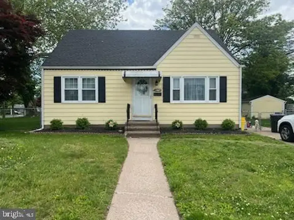 2465 Sylvan Ave, HAMILTON