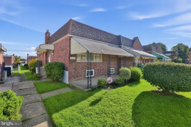 2131 Oakmont St, Philadelphia