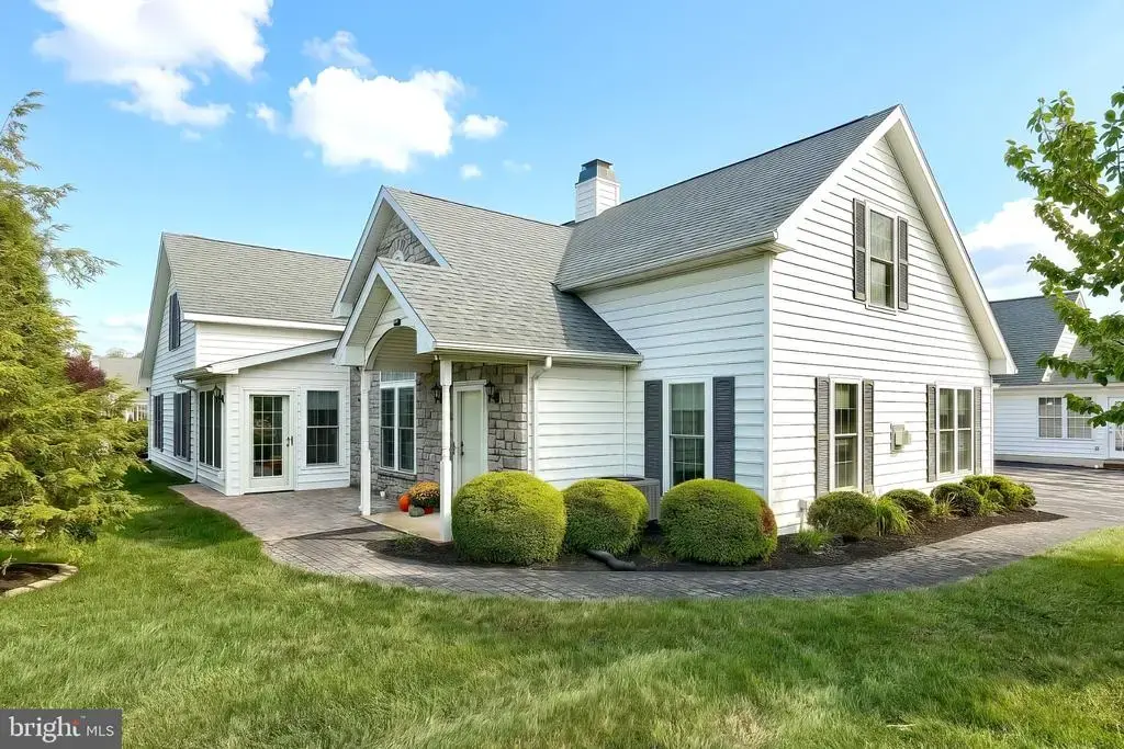 2176 Bayberry Ln, YORK