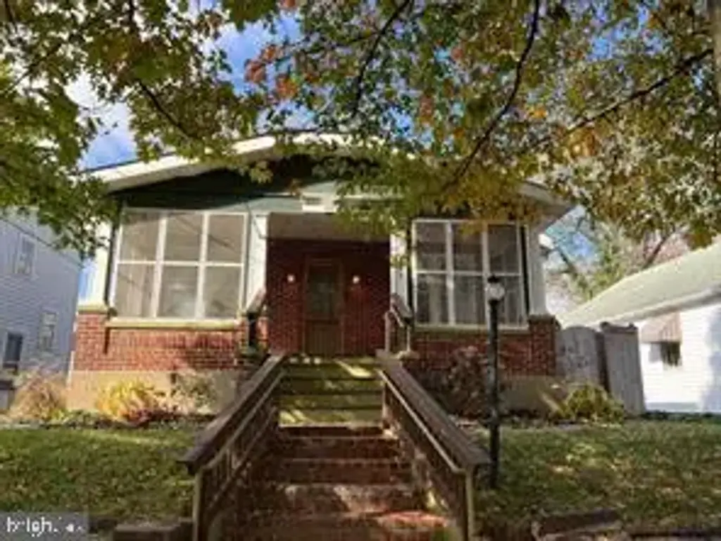 105 S Georgia Ave, MARTINSBURG