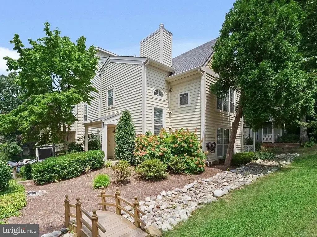7753 Willow Point Dr #7753, FALLS CHURCH