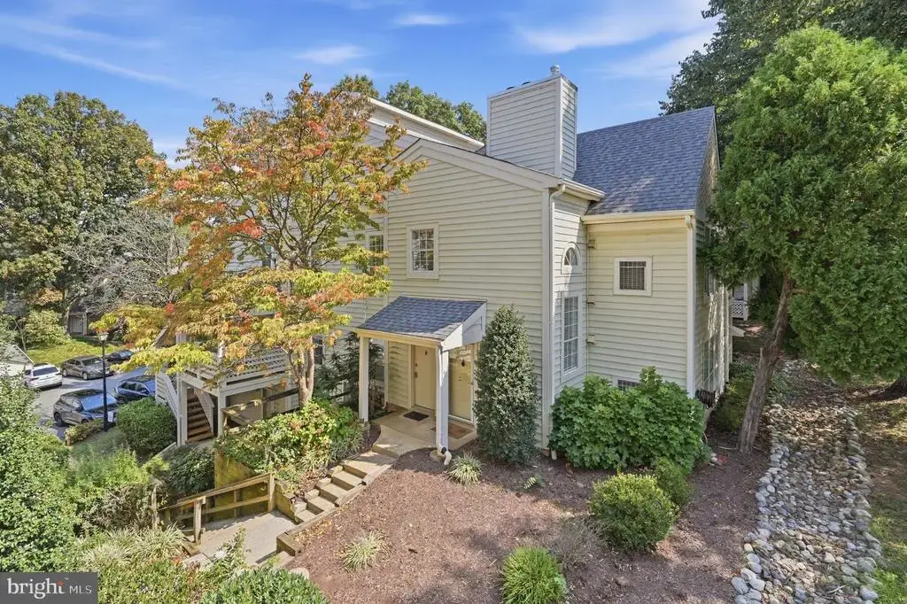 7753 Willow Point Dr #7753, FALLS CHURCH