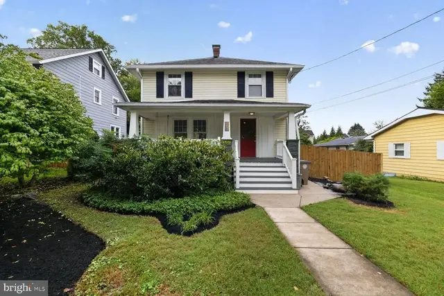 907 Grandin Ave, Rockville