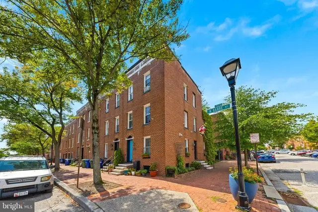 1063 W Barre, Baltimore