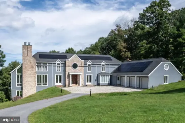 3 Forest Rd, Mohnton