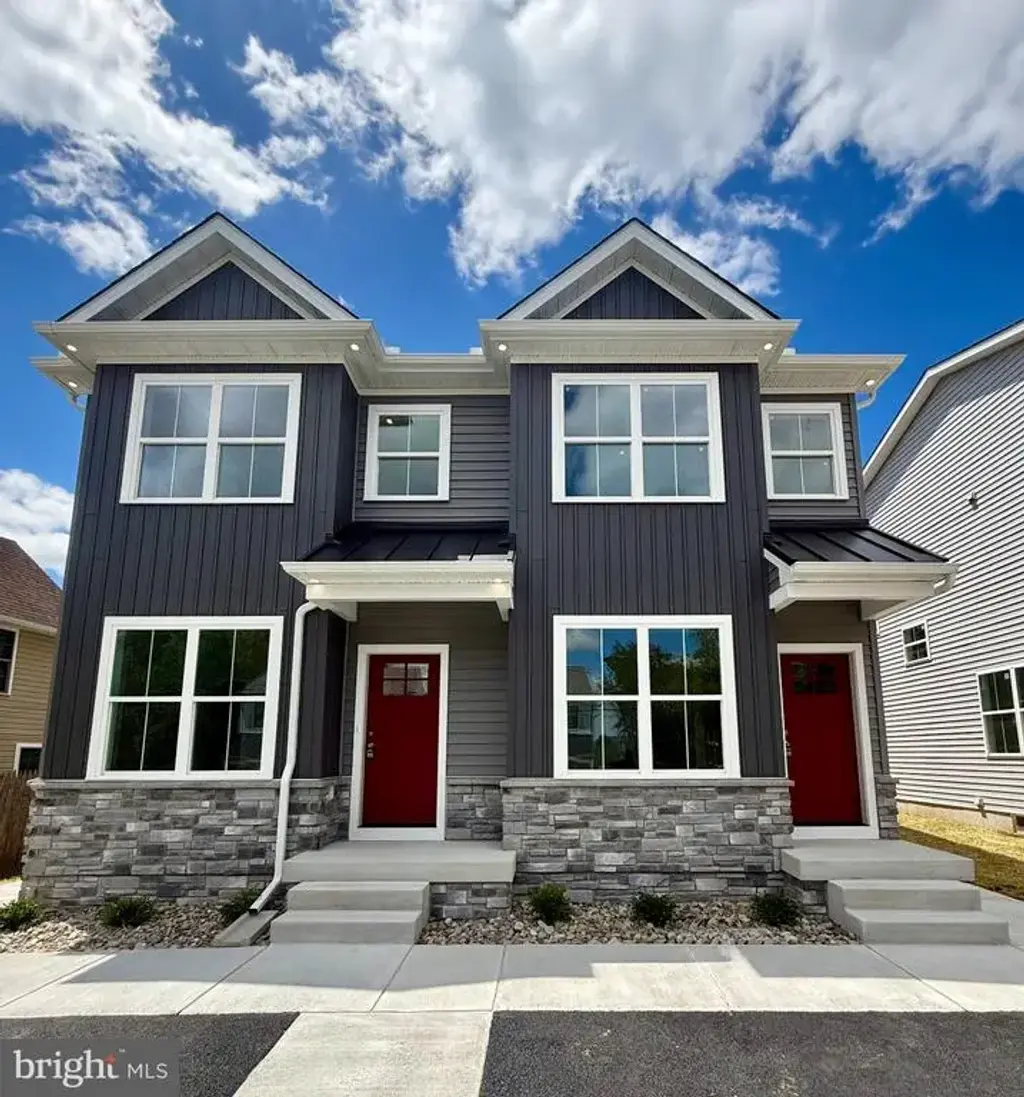 4 Arbutus Ave, HISTORIC NEW CASTLE